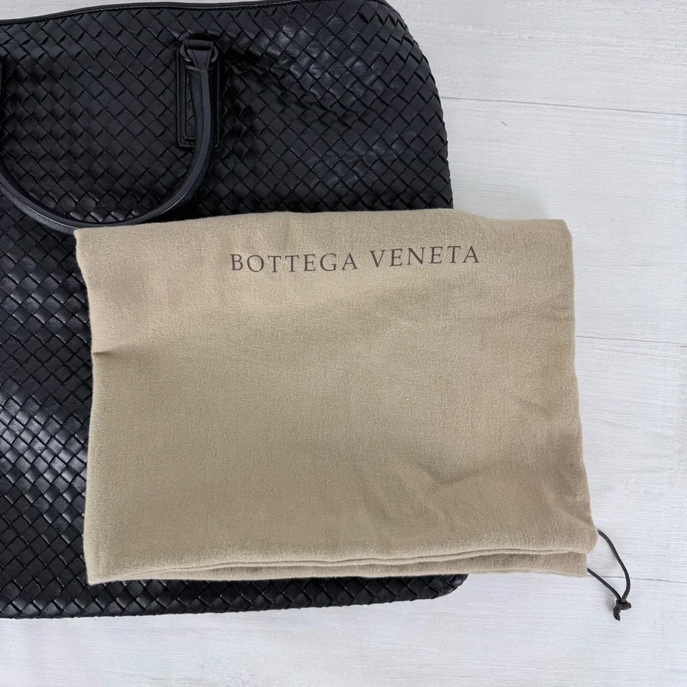 Bottega Veneta Intrecciato Tote Bag Convertible Large Black Woven Leather Italy